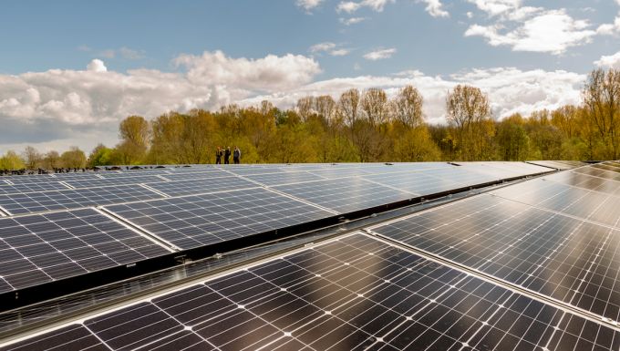 zonnepanelen op een rij